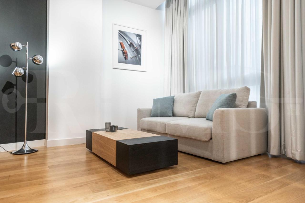 Elegant In The Heart Of By Rems Apartament *